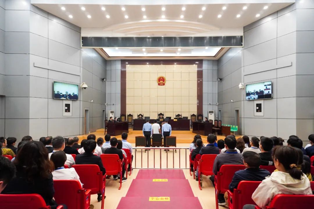 以观促学淬炼公诉能力 以评促改提升案件质效——镜湖检察开展庭审观摩及评议活动