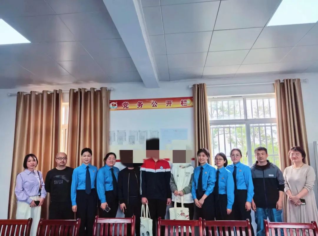 “爱心妈妈”暖童心，结对关爱助成长