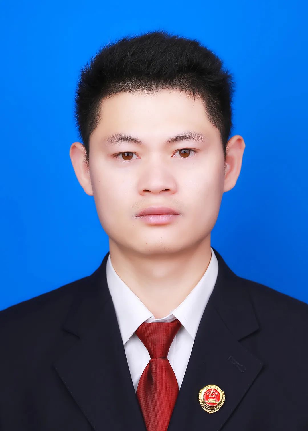 陈曲腾证件照.jpg